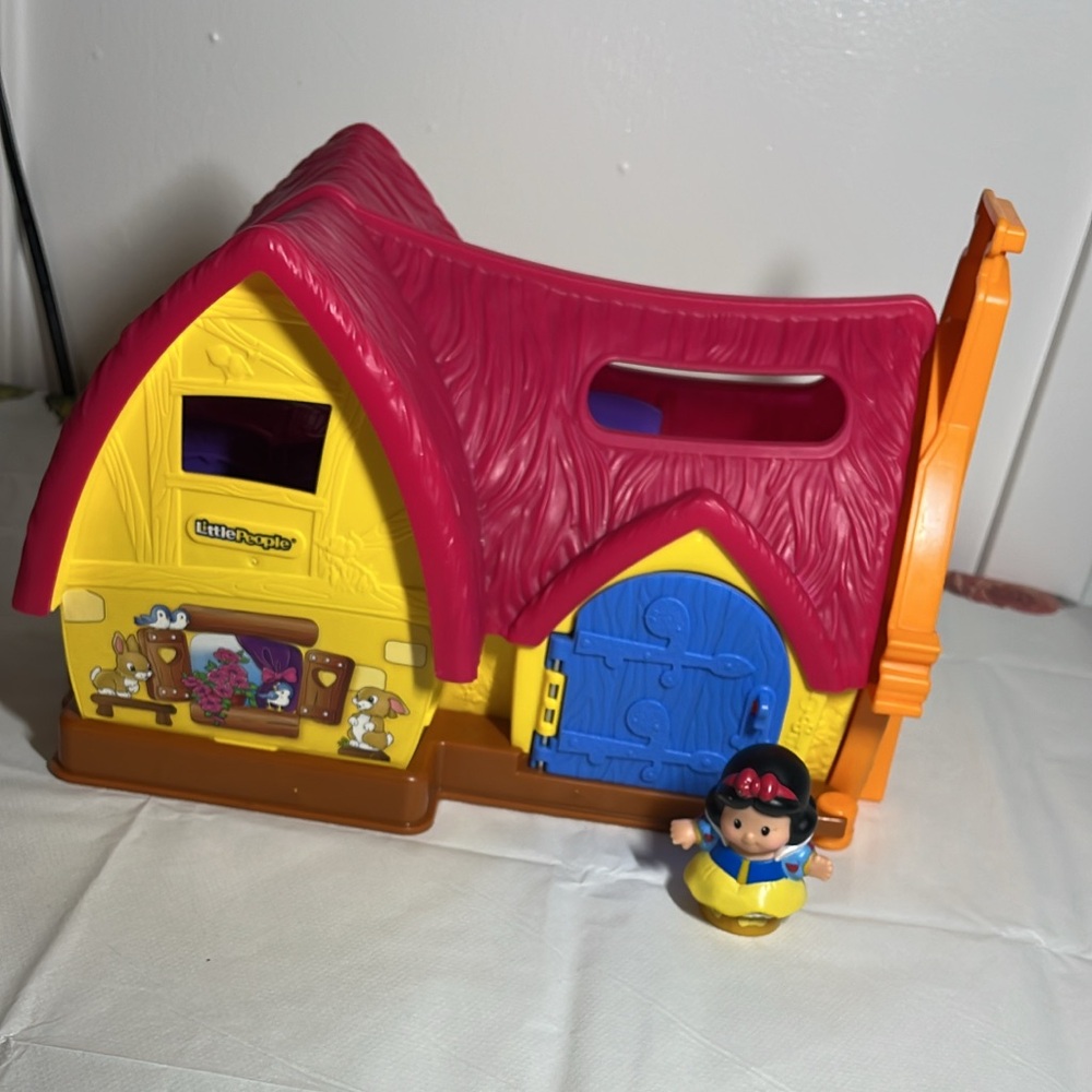 Little People Snow White figure and Cottage- no batteries will be included